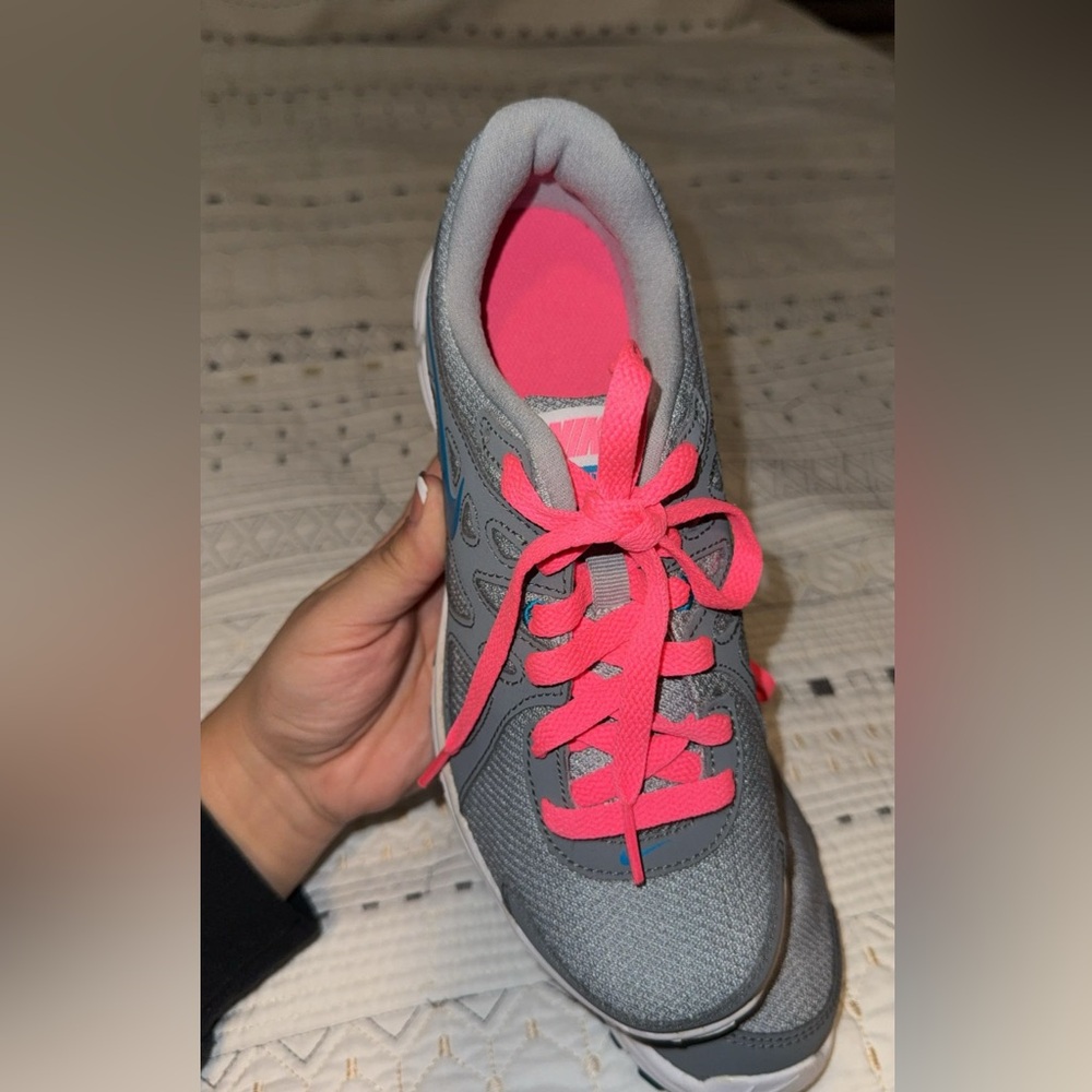 Nike Women's Gray and Pink Athletic Shoes - Picture 2 of 5